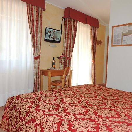 Albergo Eden Passo del Tonale Habitación foto
