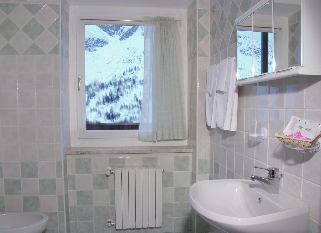 Albergo Eden Passo del Tonale Habitación foto