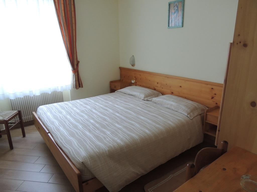 Albergo Eden Passo del Tonale Habitación foto